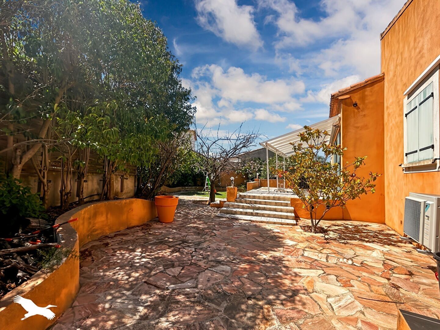 Maison  - 7 pièces    - 122,4 m² - ALLAUCH (13)