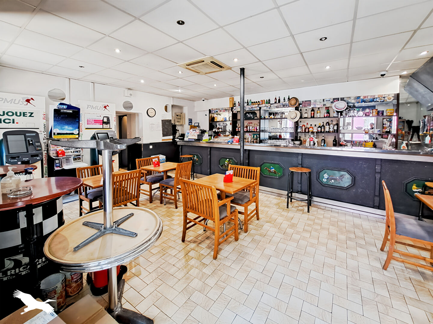 Local commercial    - MARSEILLE 09 (13)