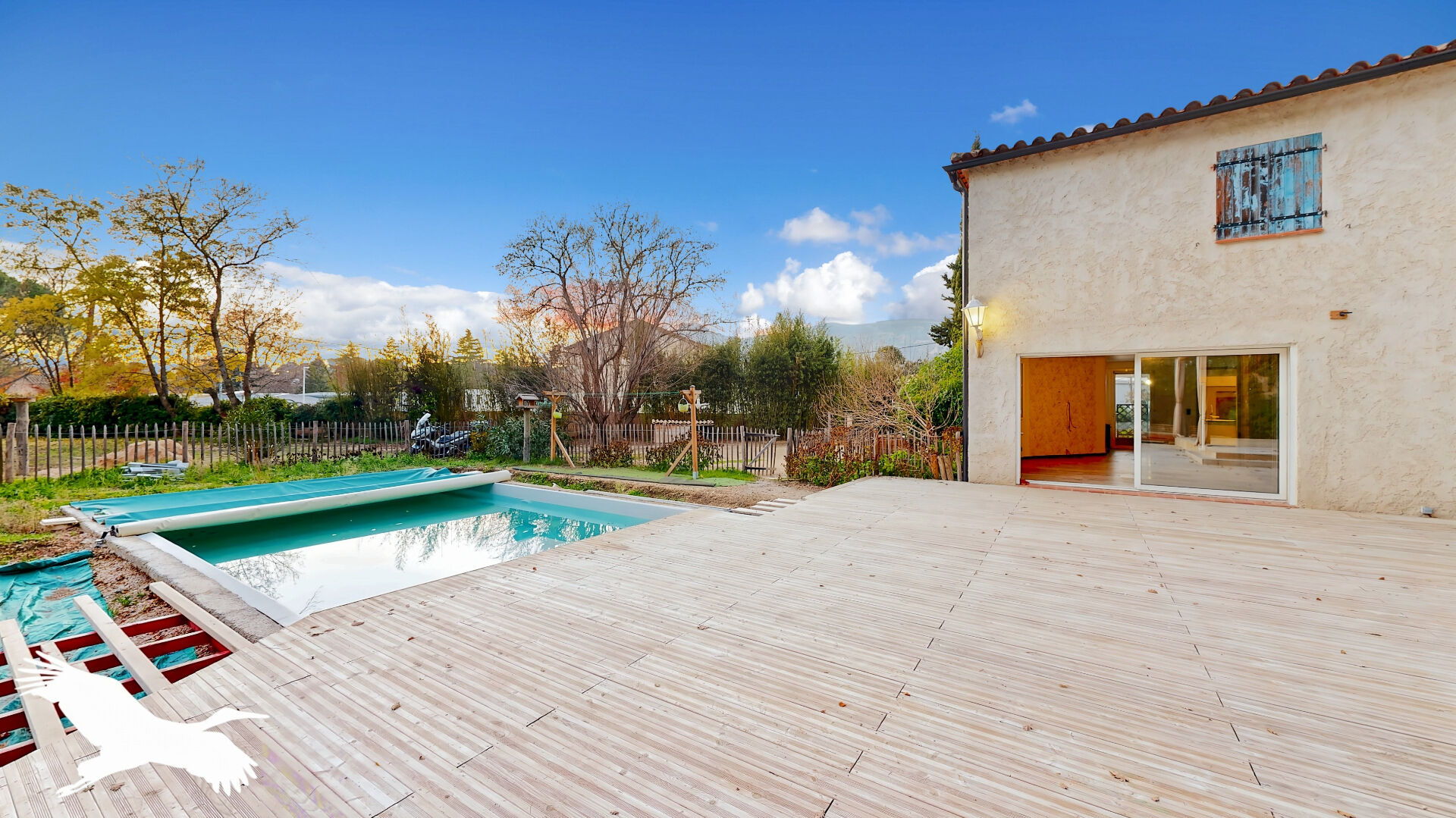 Maison  - 6 pièces    - 196 m² - ROQUEVAIRE (13)