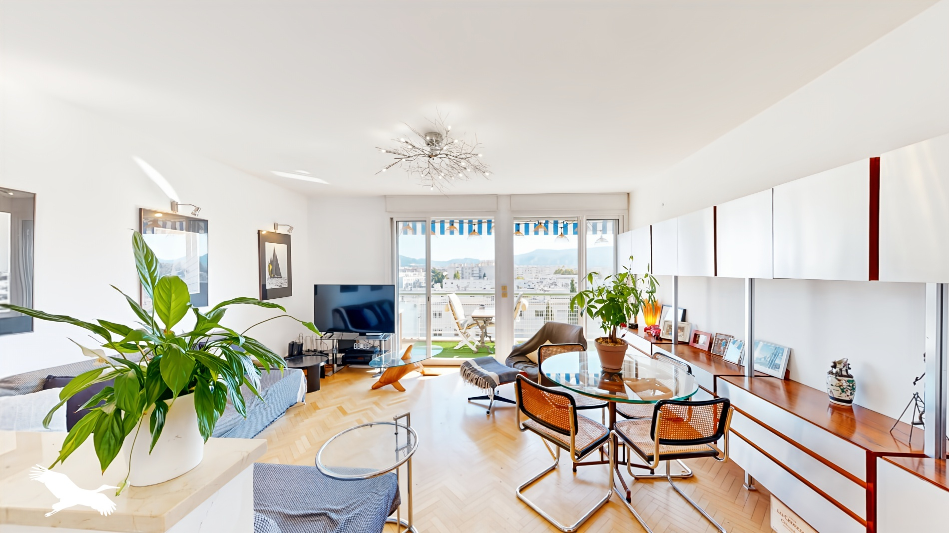 Appartement  - 3 pièces    - 82 m² - MARSEILLE 08 (13)