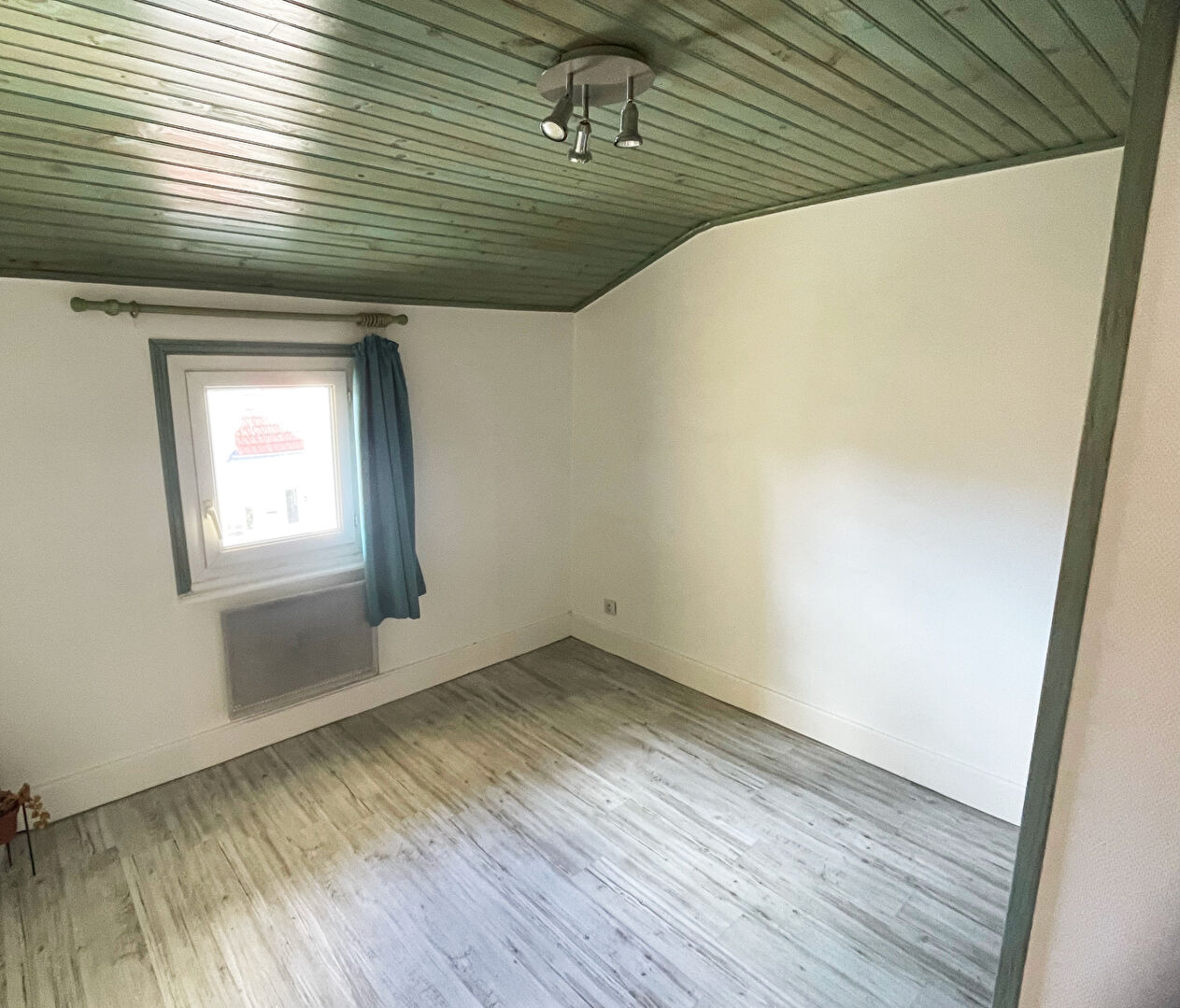 F1 proche des Salins, centre ville