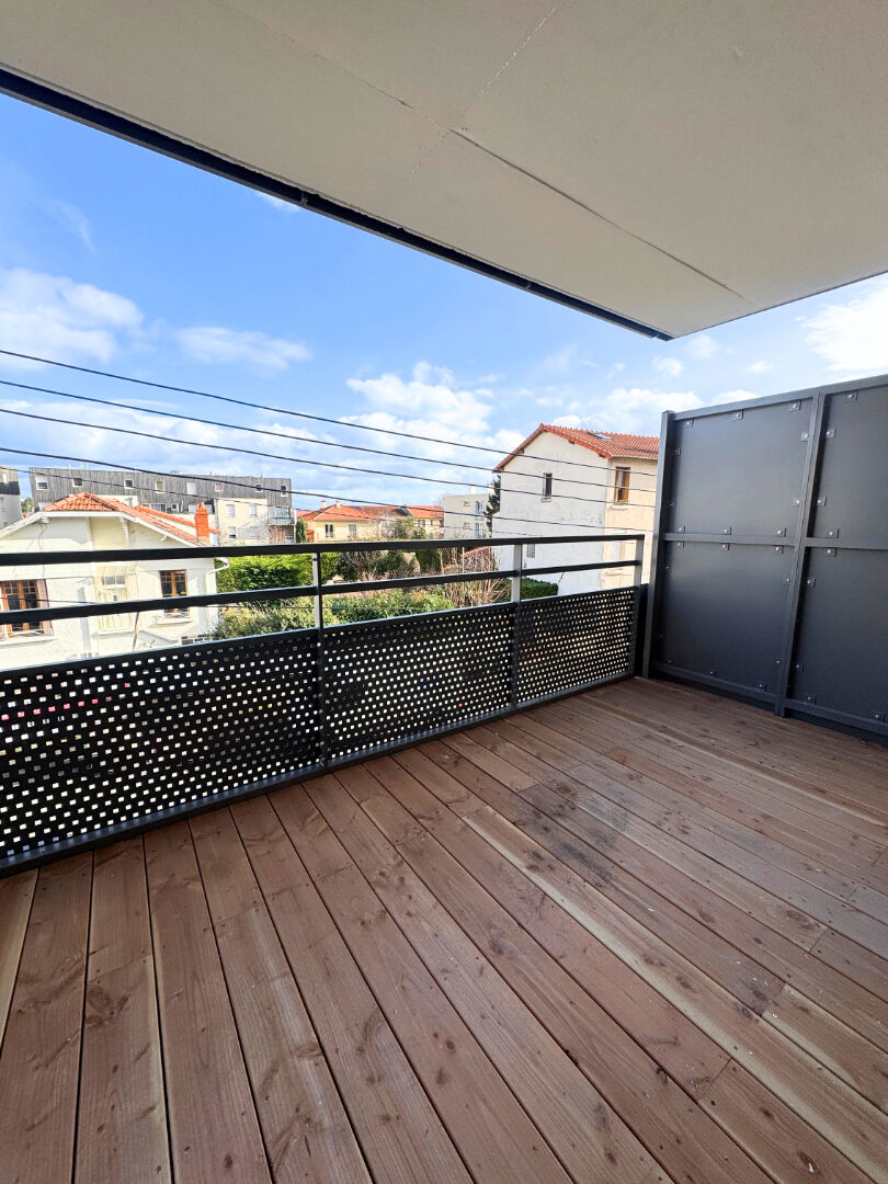 Clermont Frd quartier Place des Bughes et Place des Carmes au calme dans résidence neuve de 2025.