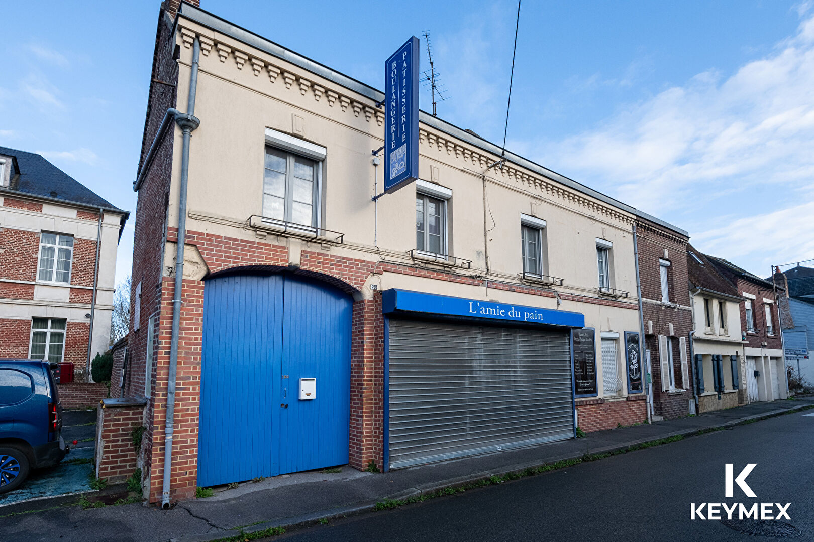 Immeuble avec local commercial et appartement 5 pièces à Beauvais