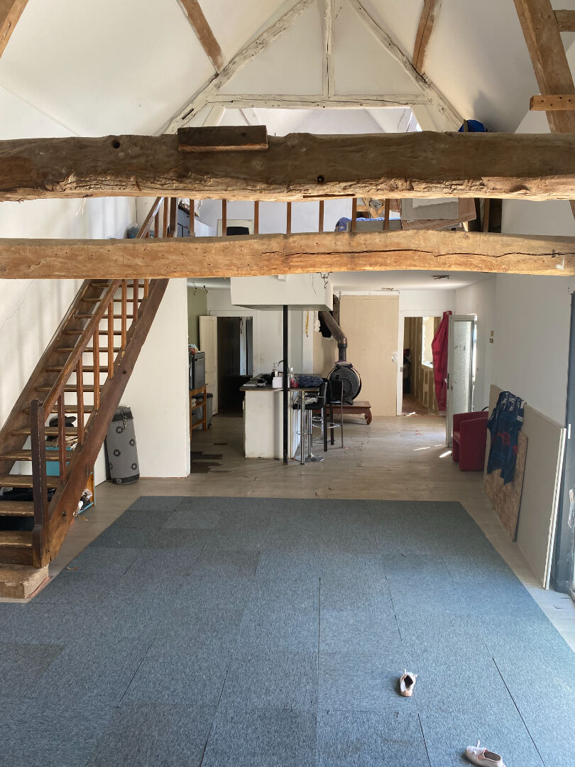 Maison à fort potentiel à Fay-les-Étangs (166 m²)