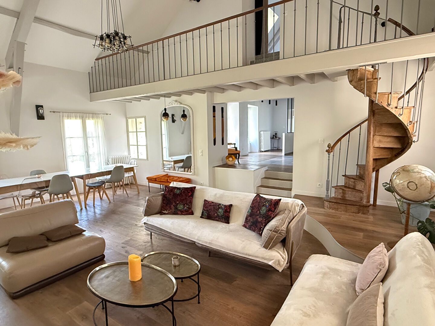 Appartement 12 pièces 330 m² · à Crespières · 330 m² · 995 000 €