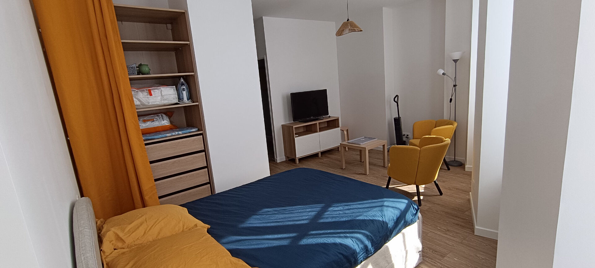 Aubusson T1 meubl neuf dans immeuble ancien