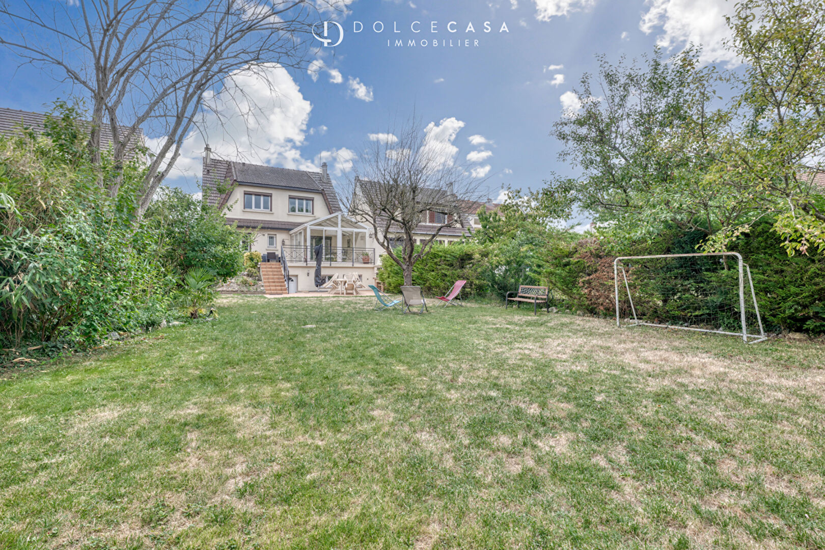 Maison Bry Sur Marne 8 pices et 5 chambres 209.98 m2