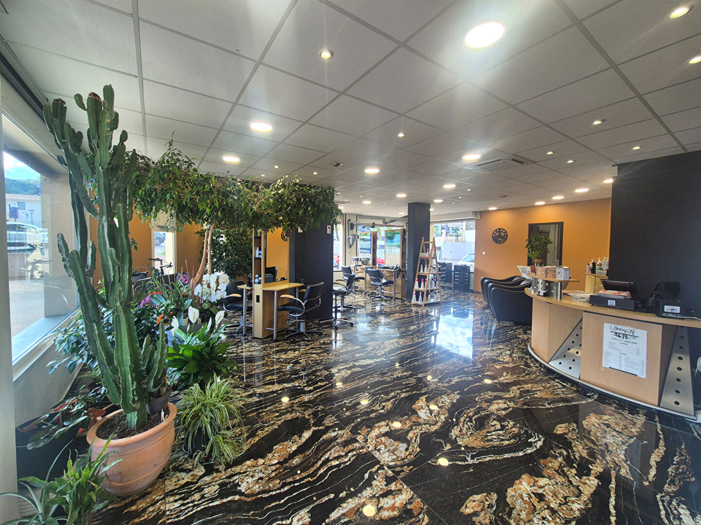 Local commercial 3 pièces 95 m² · à Borgo · 95 m² · 420 000 €
