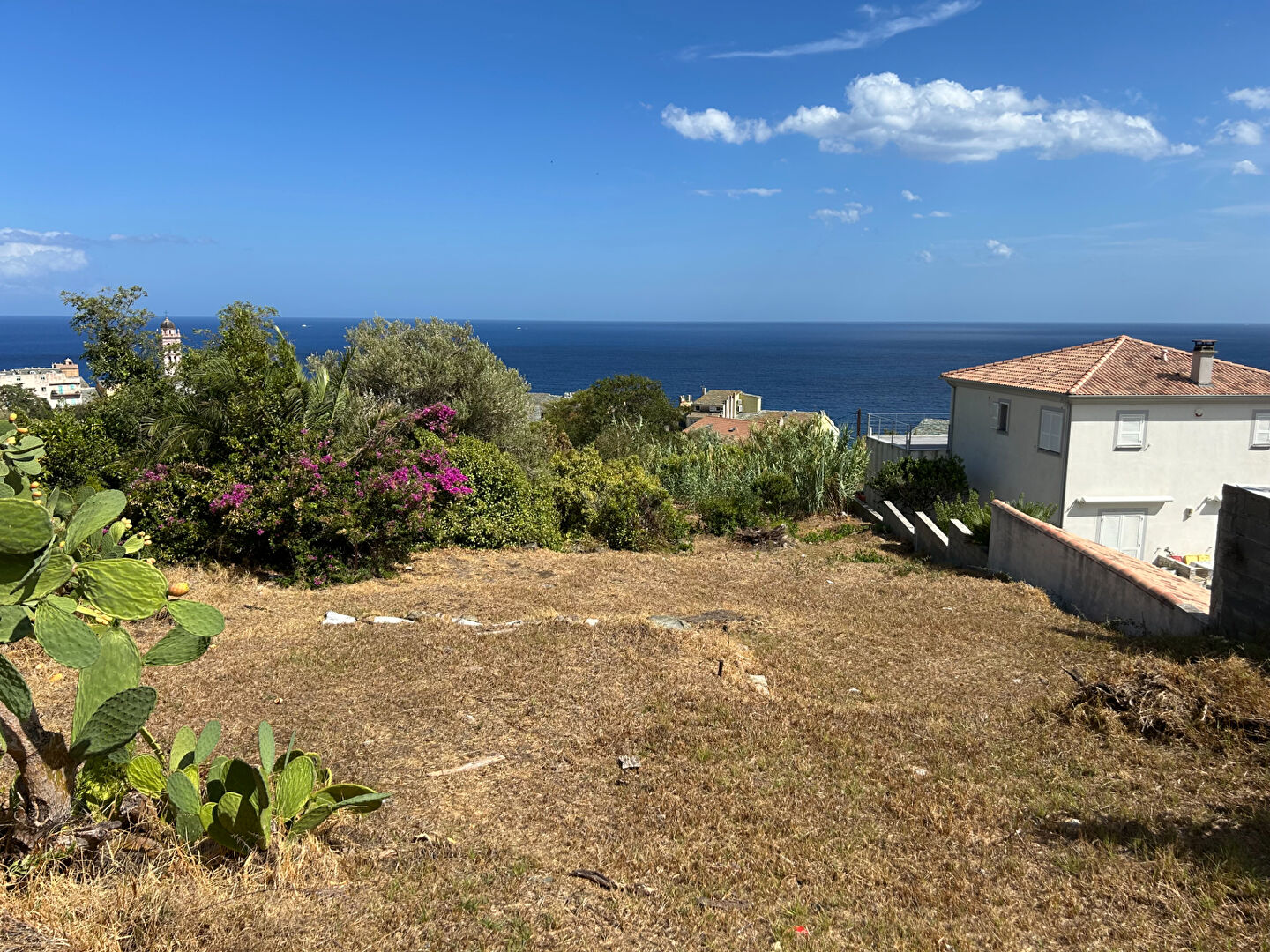 A vendre - terrain constructible - bastia · 367 500 €