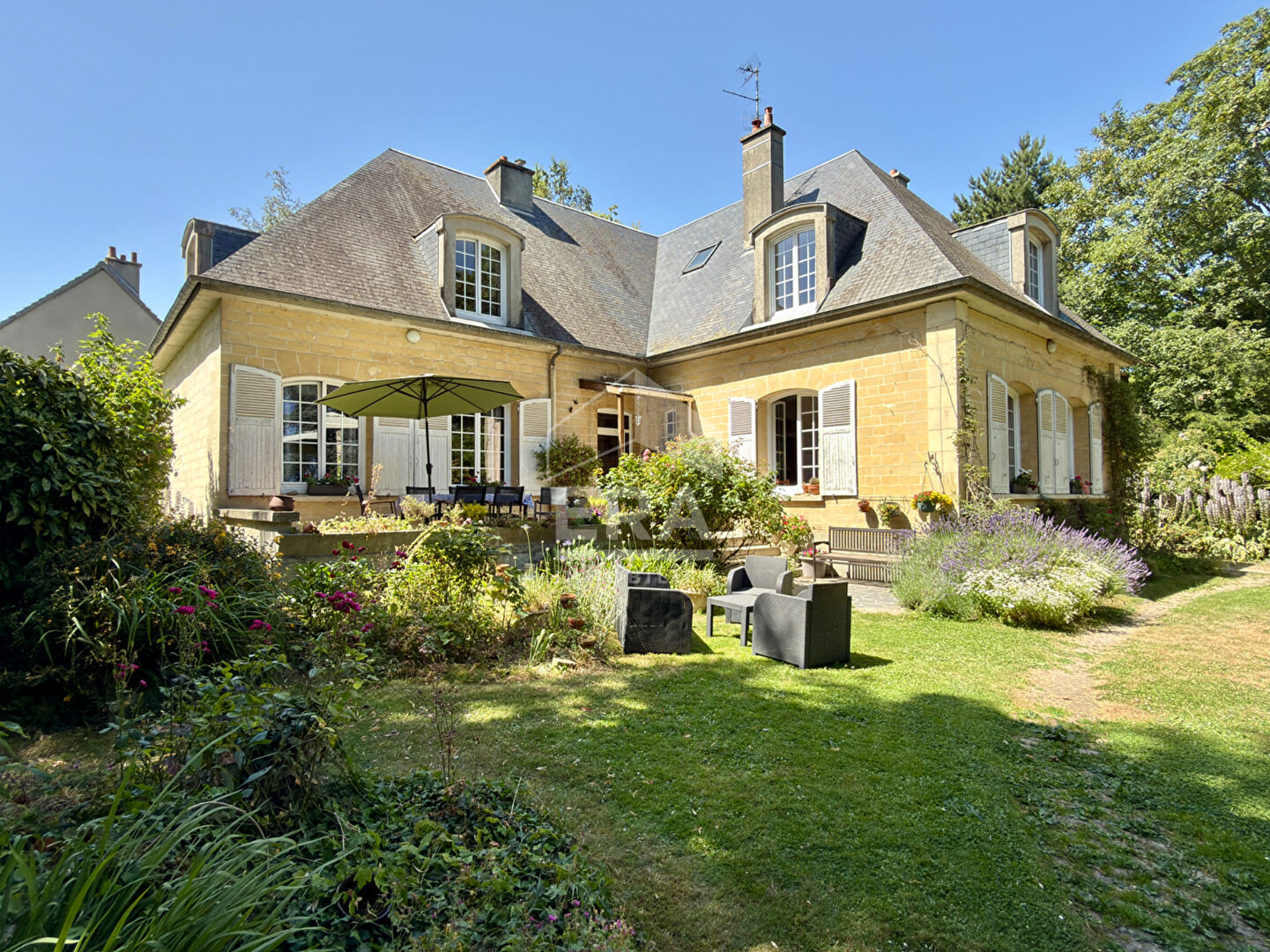 Maison 8 pièces 235 m² · à Caen · 235 m² · 630 000 €