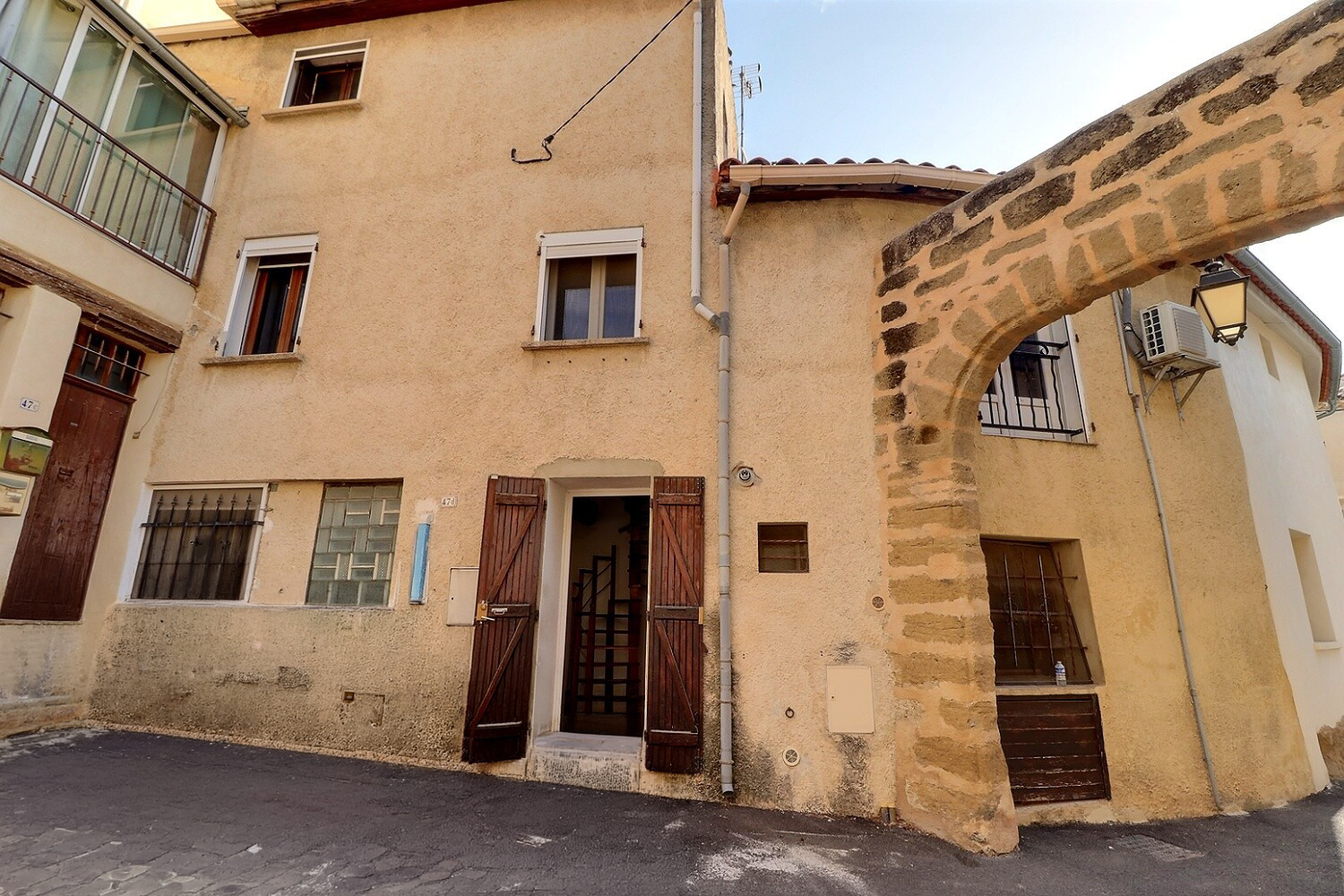 Maison 4 pièces 94 m² · à Entraigues-sur-la-Sorgue · 94 m² · 120 000 €