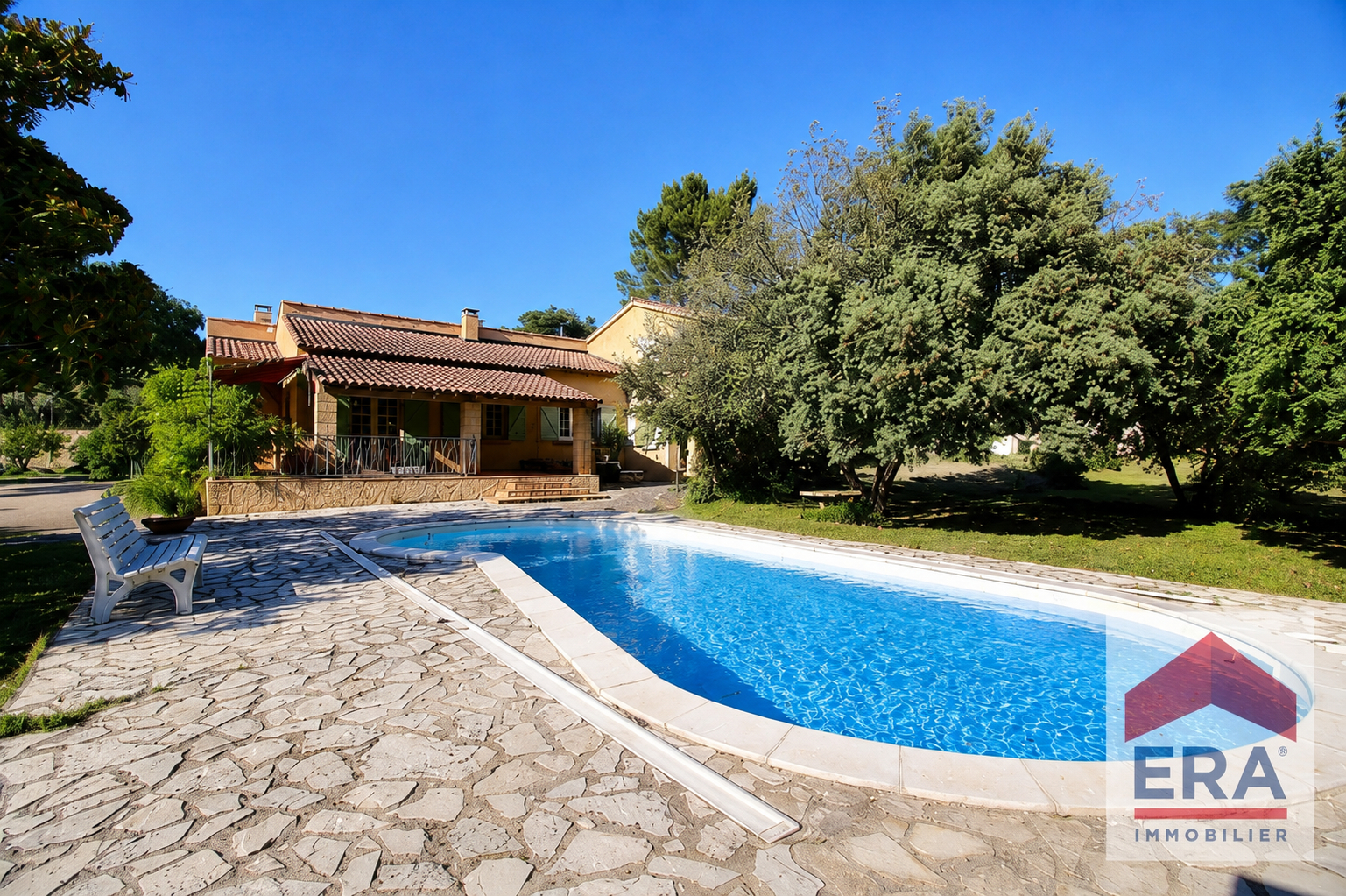 Maison 6 pièces 155 m² · à Castillon-du-Gard · 155 m² · 469 000 €