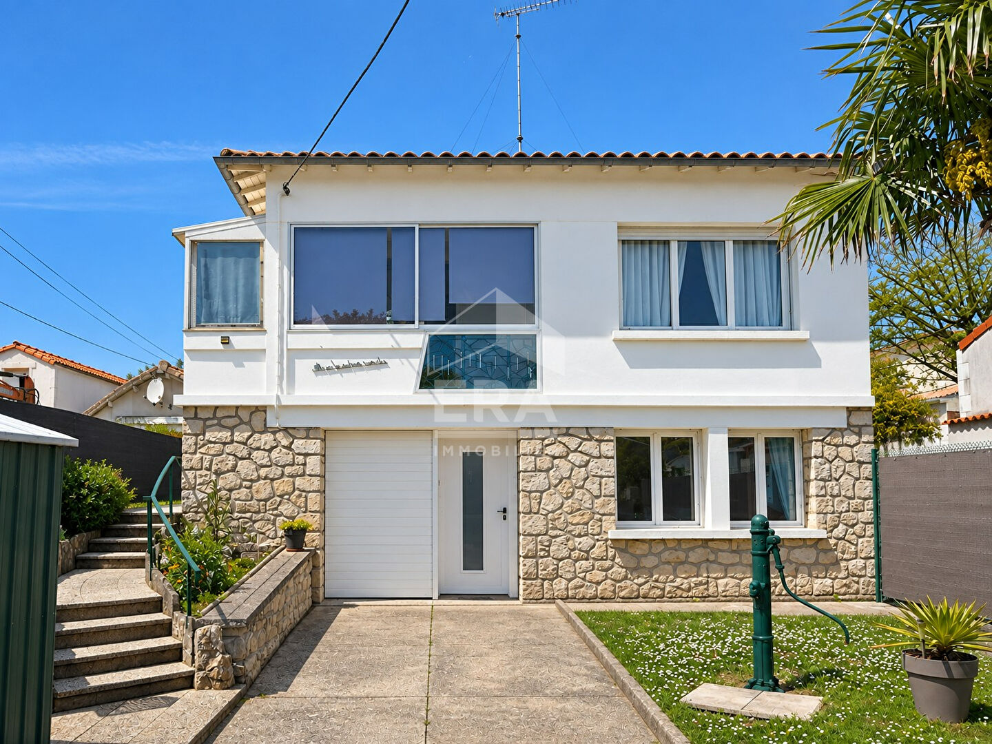 Maison 12 pièces 277 m² · à Saint-Georges-de-Didonne · 277 m² · 398 500 €
