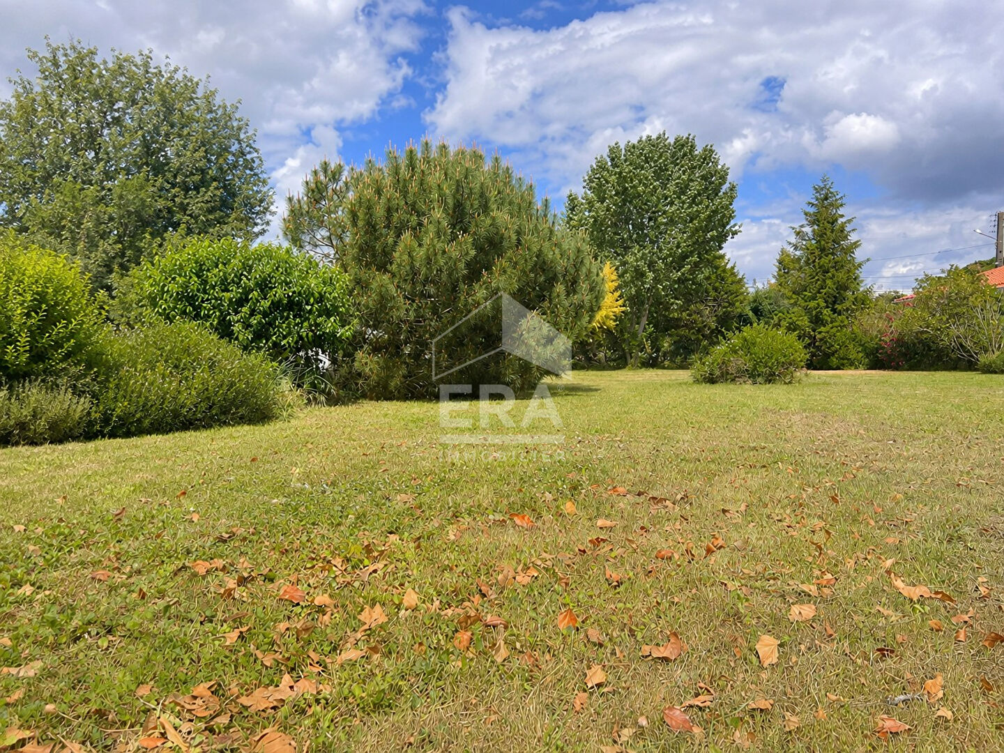 Terrain plat constructible royan centre - proche commerces et ecole · 226 000 €