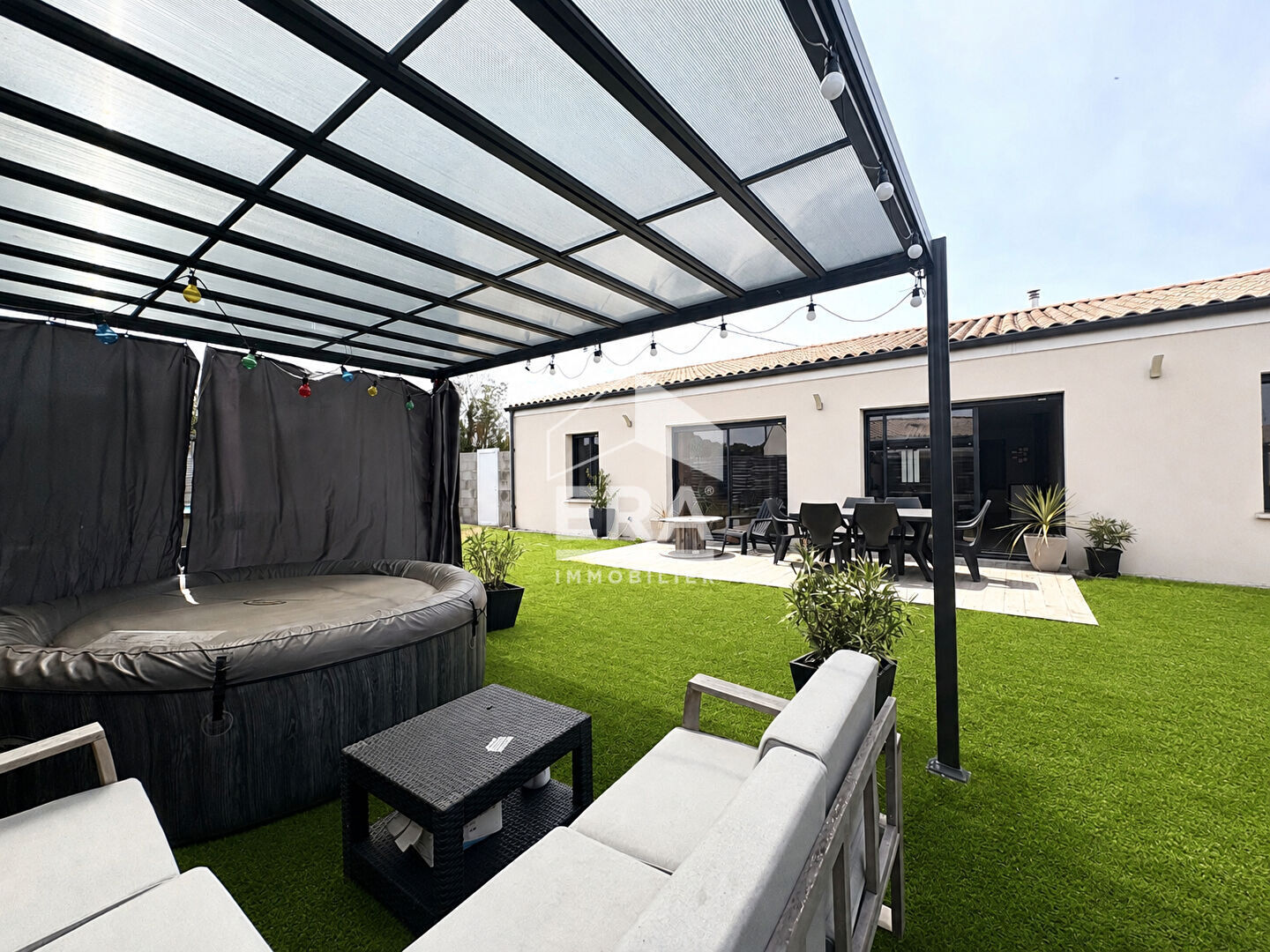 Maison 5 pièces 122 m² · à Surgères · 122 m² · 270 000 €