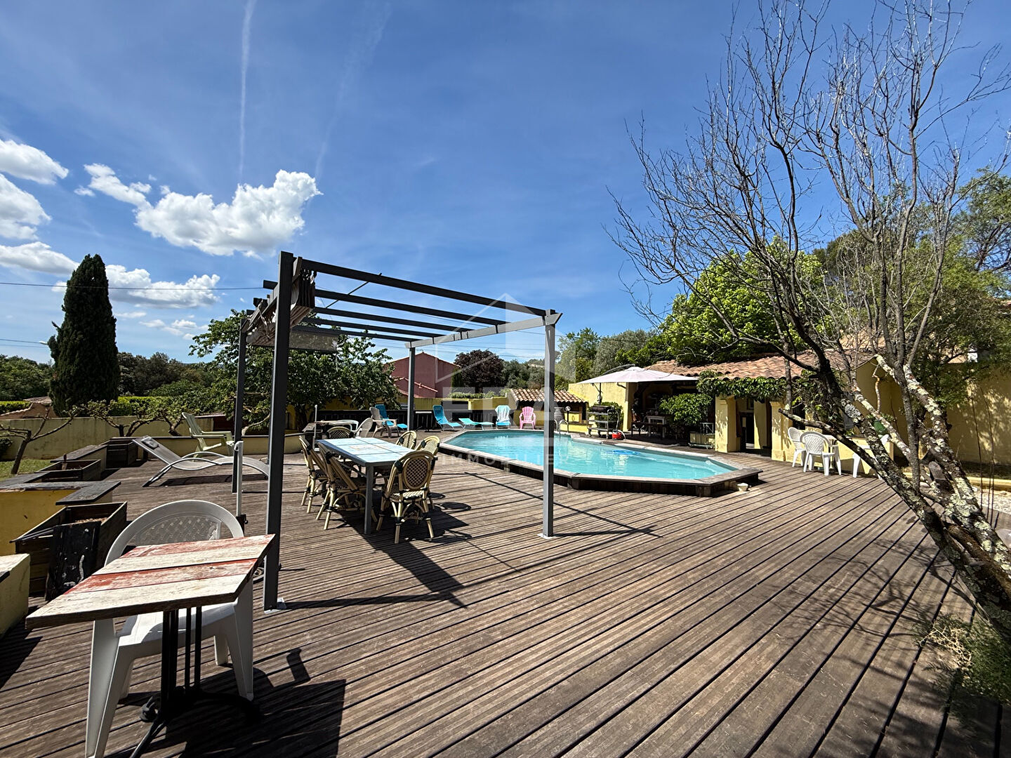 Maison 5 pièces 117 m² · à Saint-Maximin-la-Sainte-Baume · 117 m² · 522 500 €