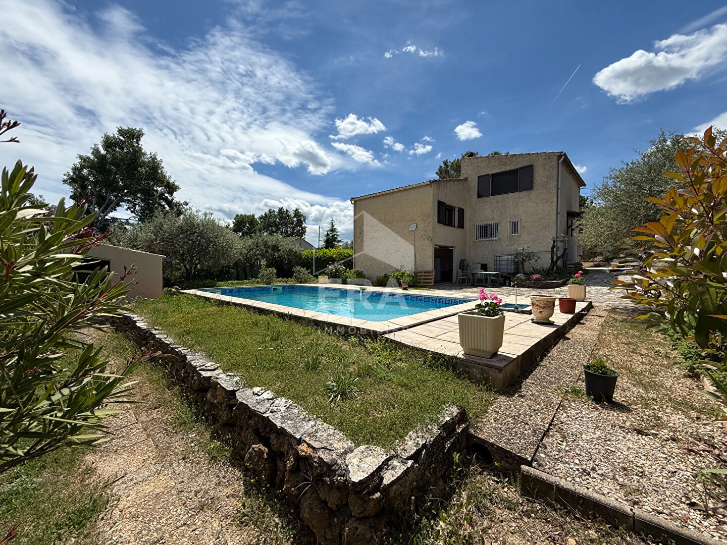 Maison 5 pièces 100 m² · à Saint-Maximin-la-Sainte-Baume · 100 m² · 399 000 €