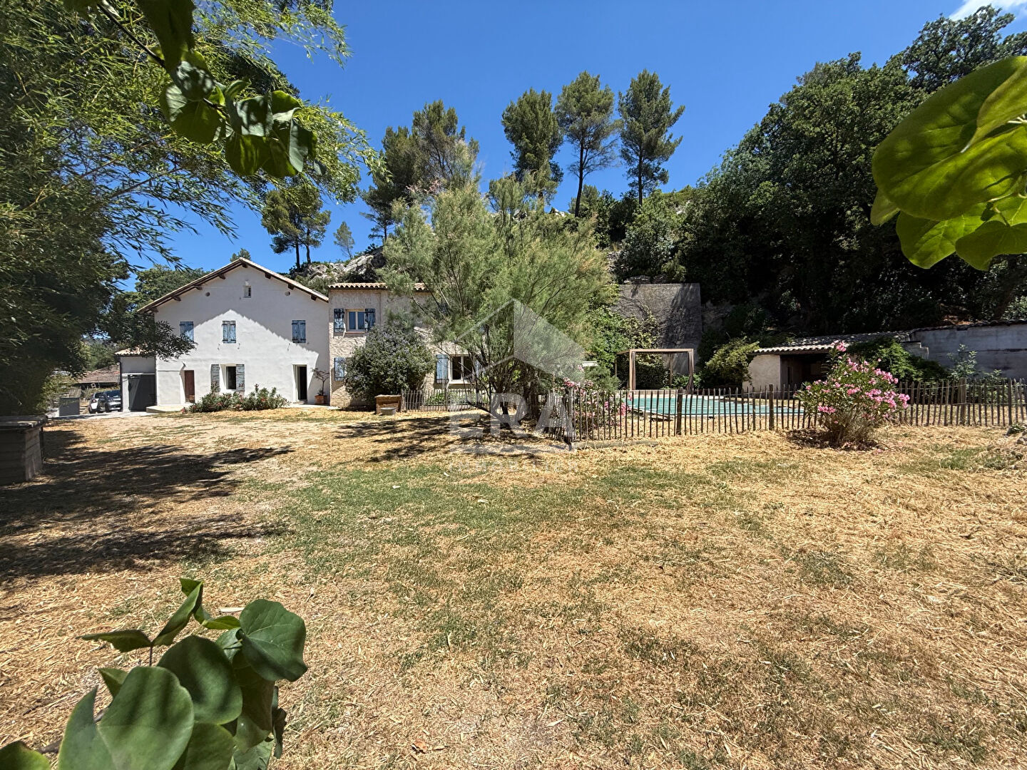Maison 6 pièces 196 m² · à Roquevaire · 196 m² · 599 000 €