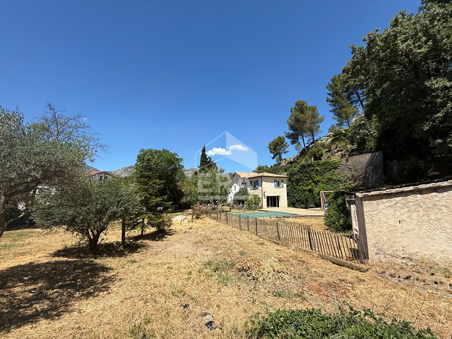 Maison 6 pièces 196 m² · à Roquevaire · 196 m² · 599 000 €