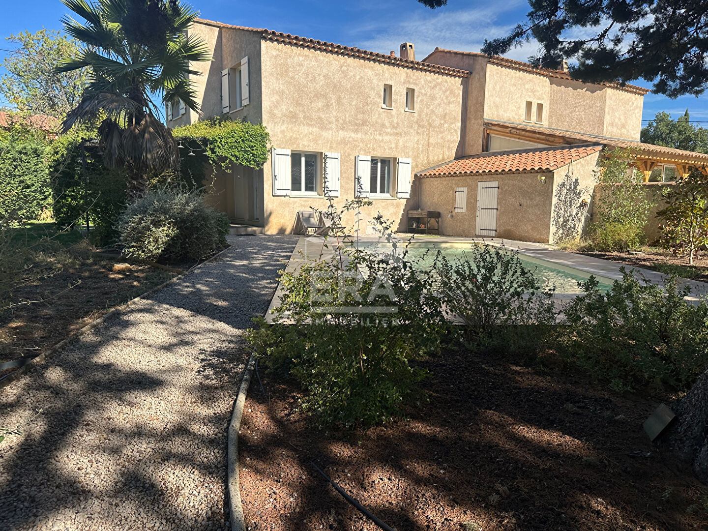 Maison 4 pièces 120 m² · à Saint-Maximin-la-Sainte-Baume · 120 m² · 460 000 €
