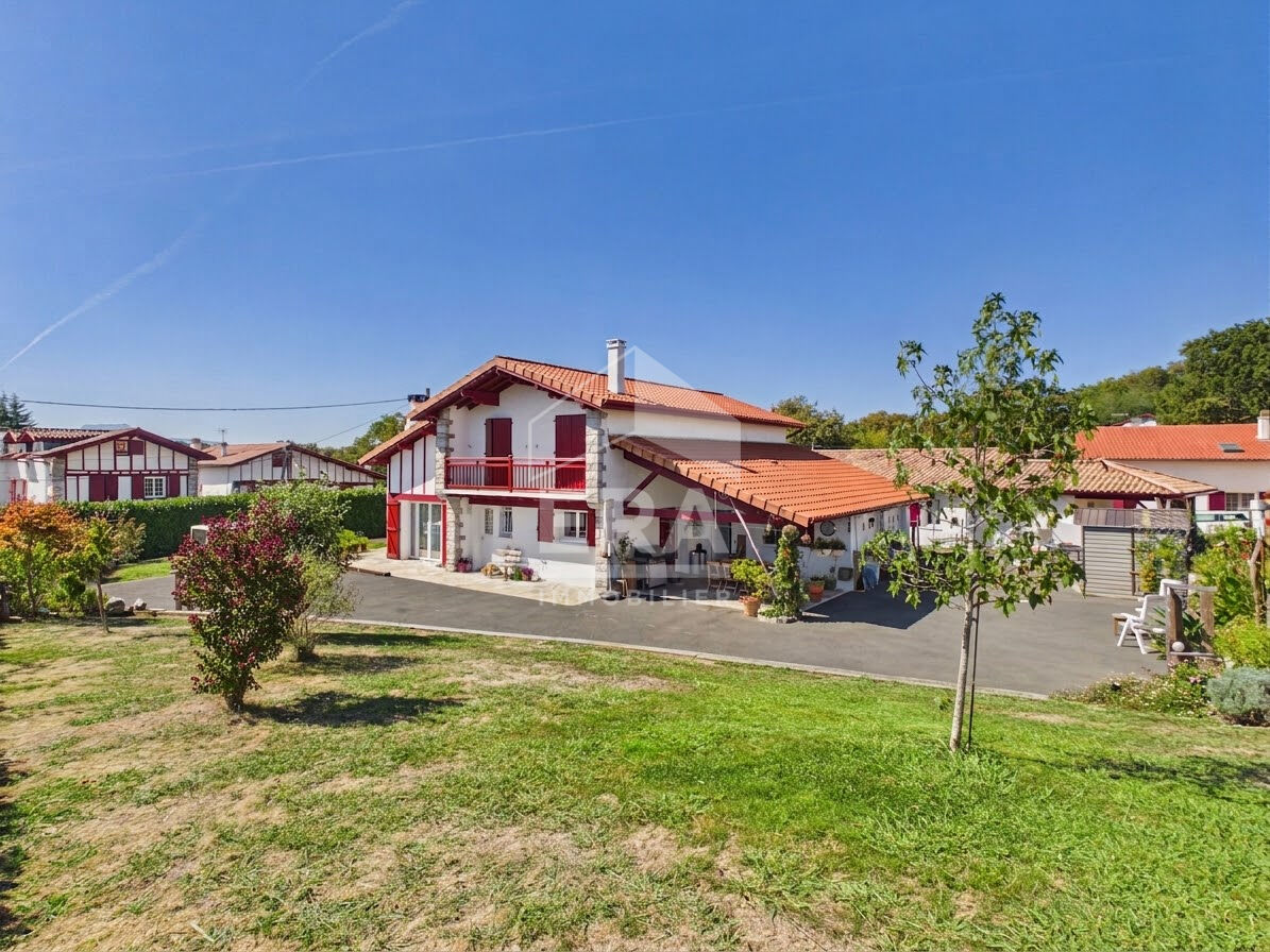 Maison 6 pièces 165 m² · à Halsou · 165 m² · 590 000 €