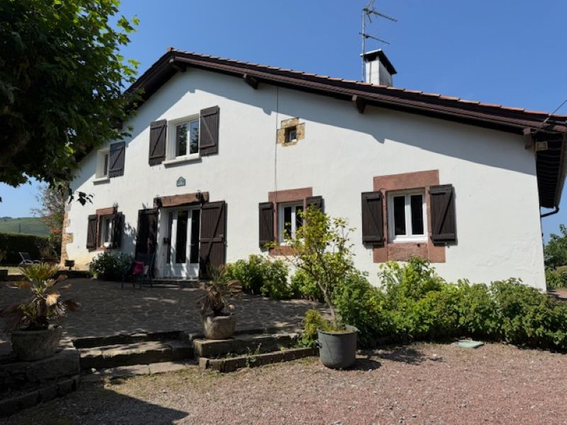 Maison 11 pièces 395 m² · à Lecumberry · 395 m² · 595 000 €
