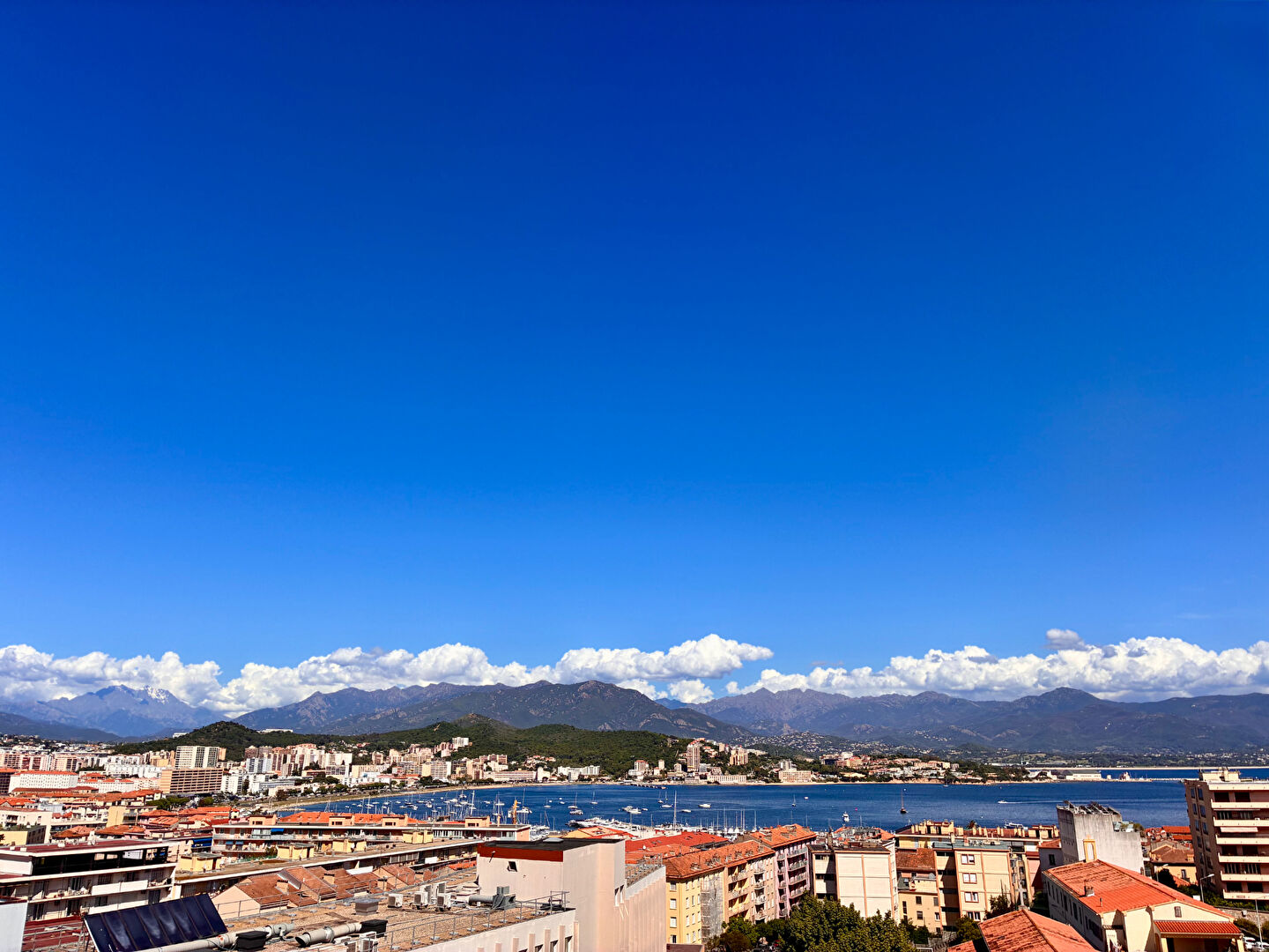 Appartement 4 pièces 91 m² · à Ajaccio · 91 m² · 295 000 €