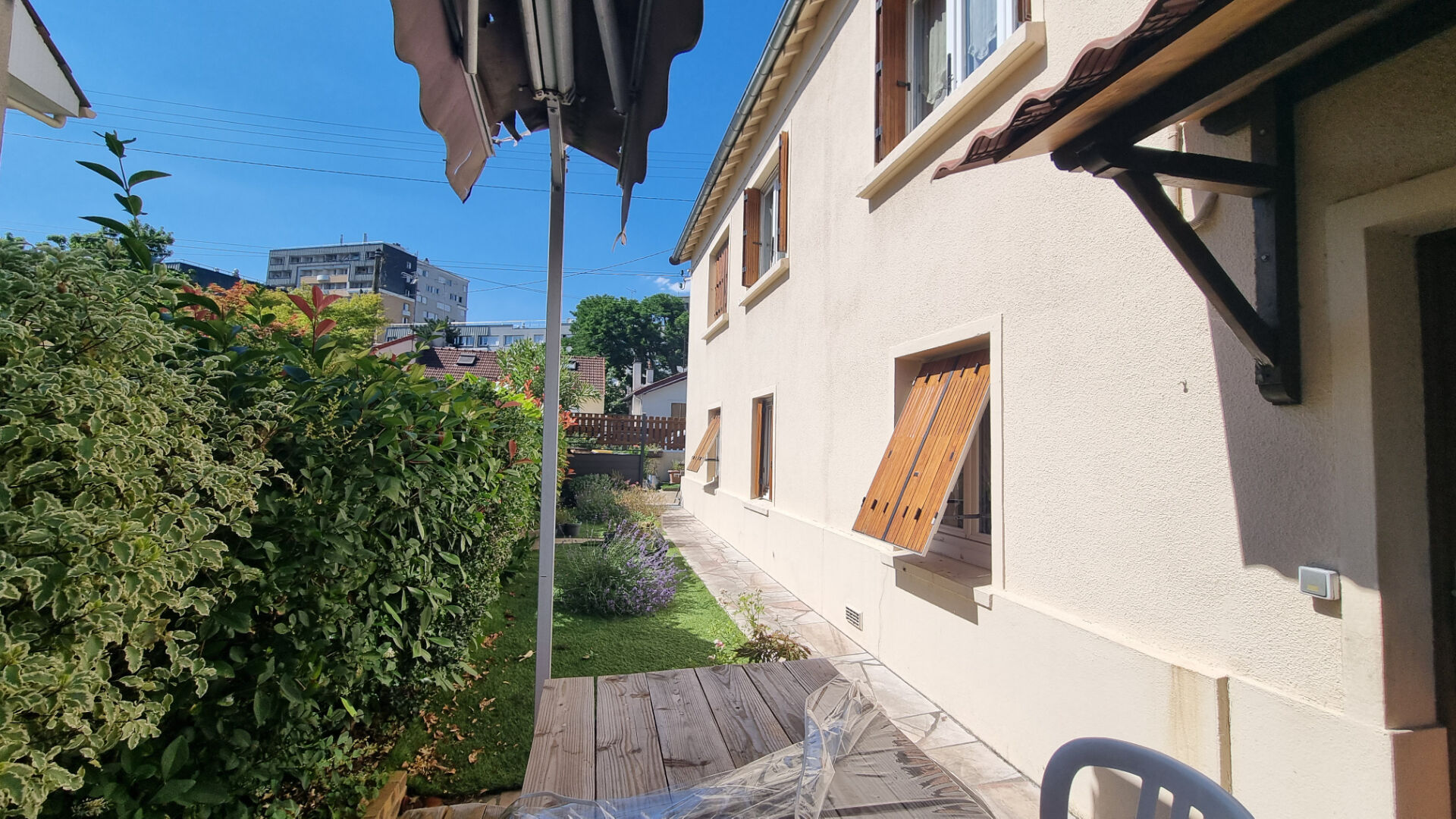 Maison 6 pièces 95 m² · à Neuilly-sur-Marne · 95 m² · 325 000 €