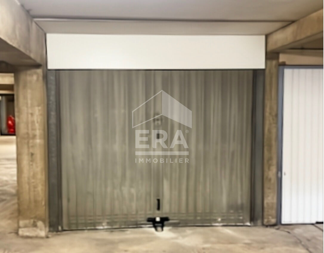 Parking 1 pièce 15 m² · à Vitrolles · 15 m² · 27 000 €