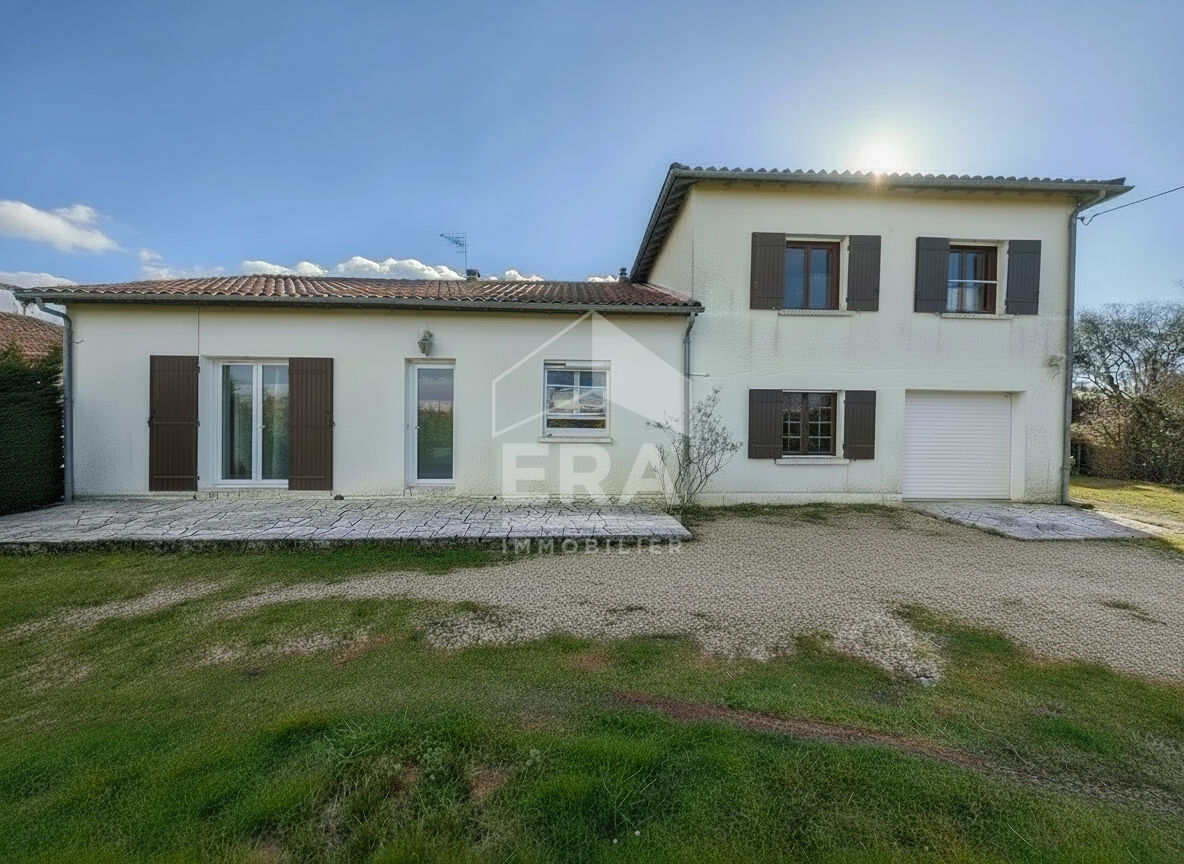 Maison 8 pièces 164 m² · à Montpon-Ménestérol · 164 m² · 247 000 €
