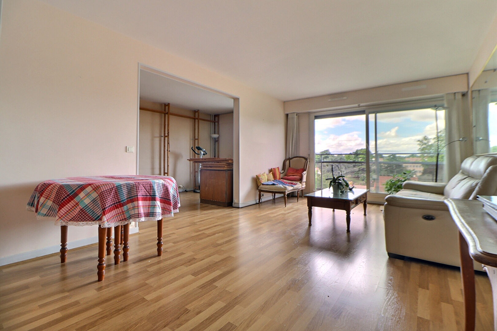Appartement 5 pièces 100 m² · à Saint-Leu-la-Forêt · 100 m² · 225 000 €