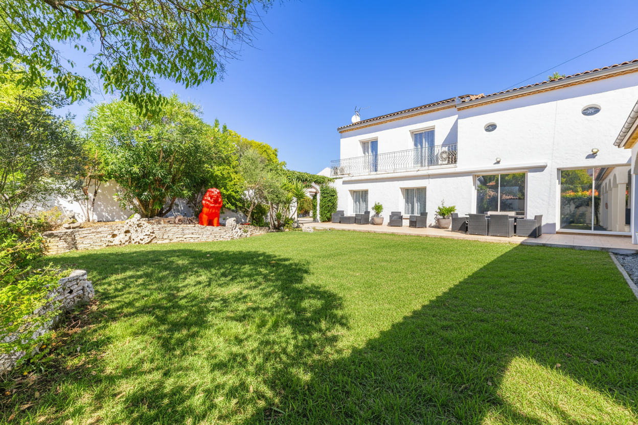 Maison 10 pièces 280 m² · à Mérignac · 280 m² · 1 097 100 €