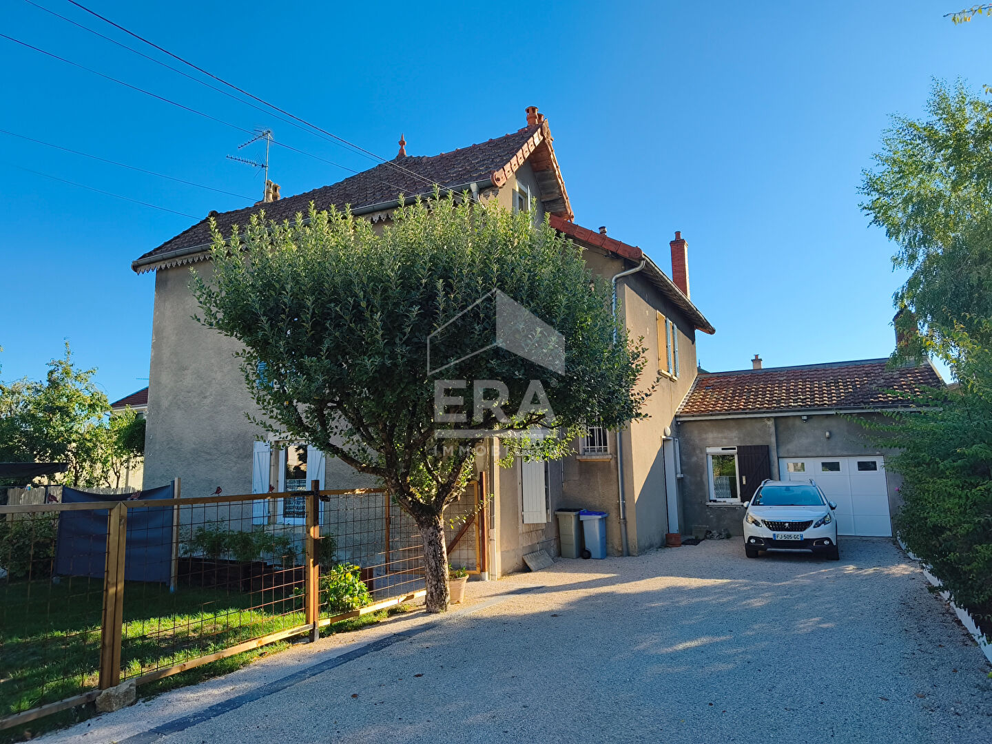 Appartement 5 pièces 104 m² · à Dole · 104 m² · 215 000 €