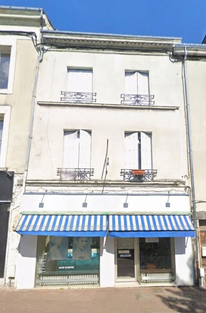 Immeuble 5 pièces 167 m² · à Châtellerault · 167 m² · 112 500 €