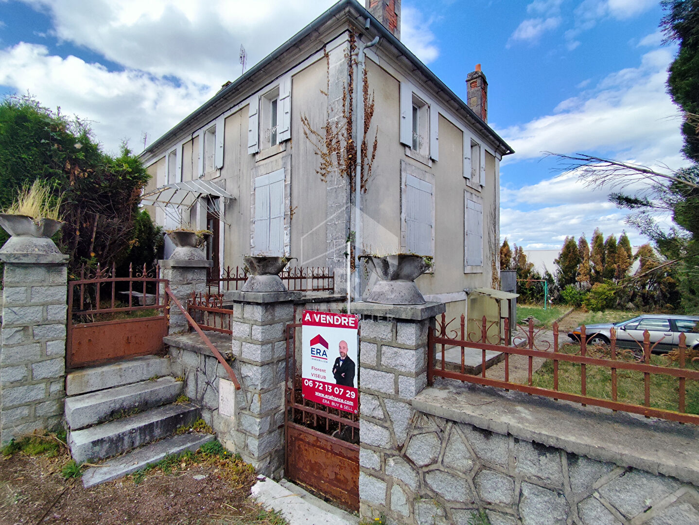 Maison 6 pièces 143 m² · à Terres-de-Haute-Charente · 143 m² · 94 000 €