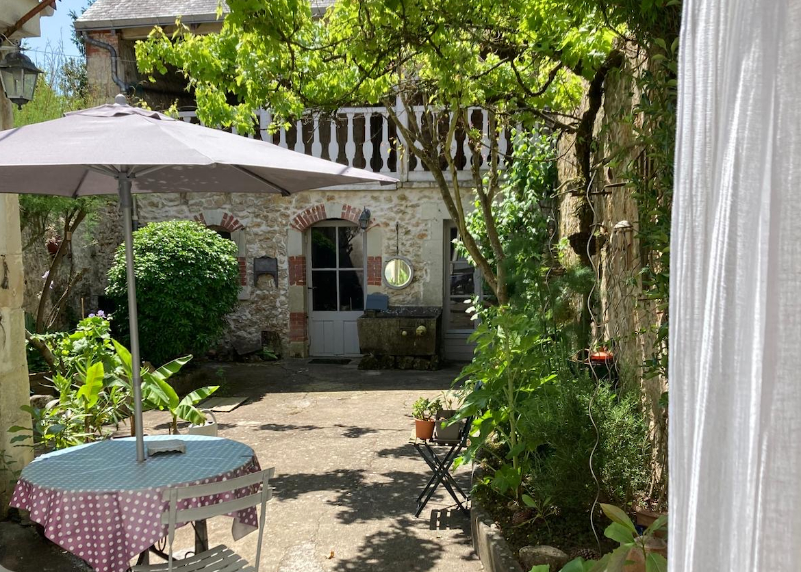 Maison 6 pièces 205 m² · à Civray · 205 m² · 159 000 €