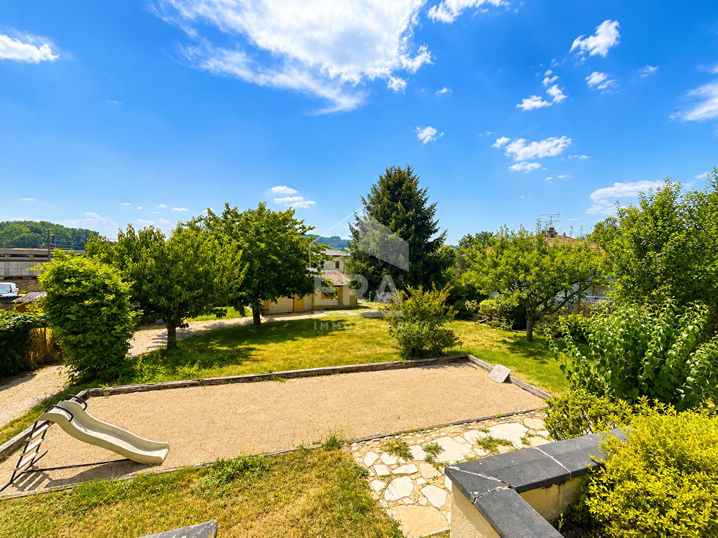 Maison 9 pièces 219 m² · à Lagnieu · 219 m² · 389 000 €