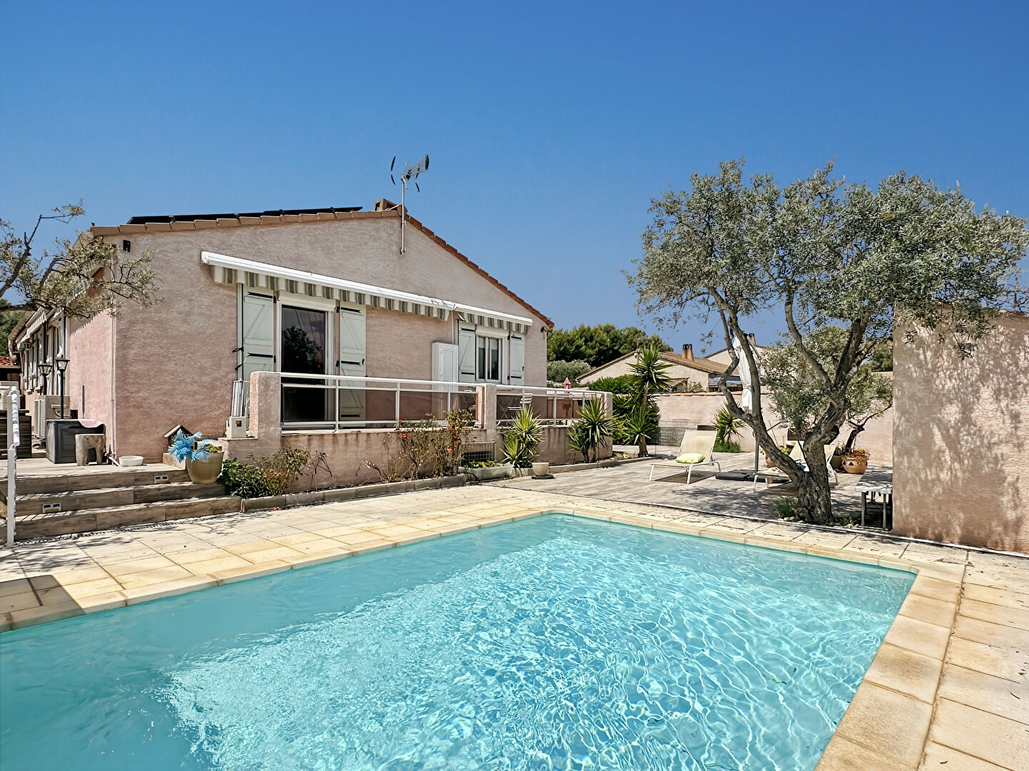 Maison 5 pièces 100 m² · à Rognac · 100 m² · 492 000 €