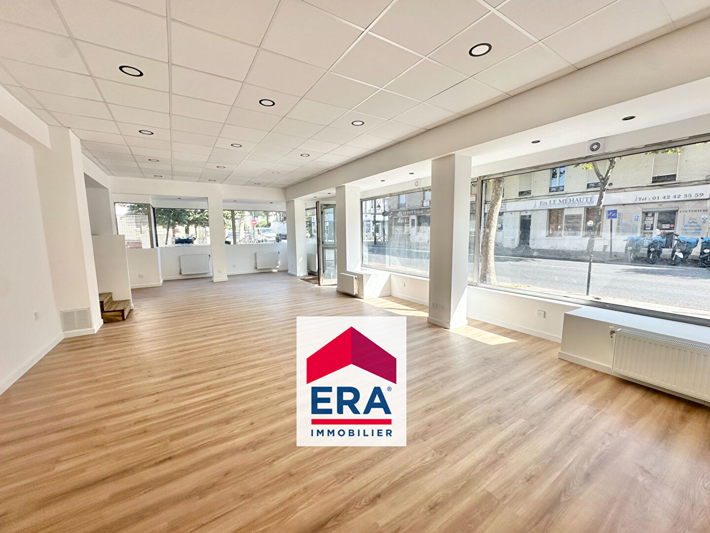 Local commercial 2 pièces 67 m² · à La Garenne-Colombes · 67 m² · 369 000 €