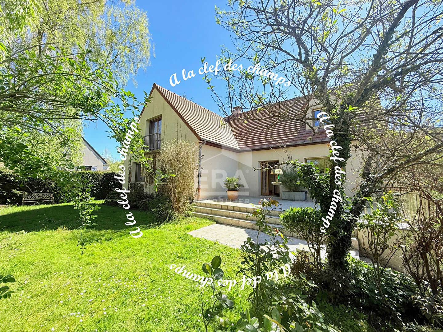 Maison 10 pièces 220 m² · à Saint-Rémy-lès-Chevreuse · 220 m² · 749 000 €