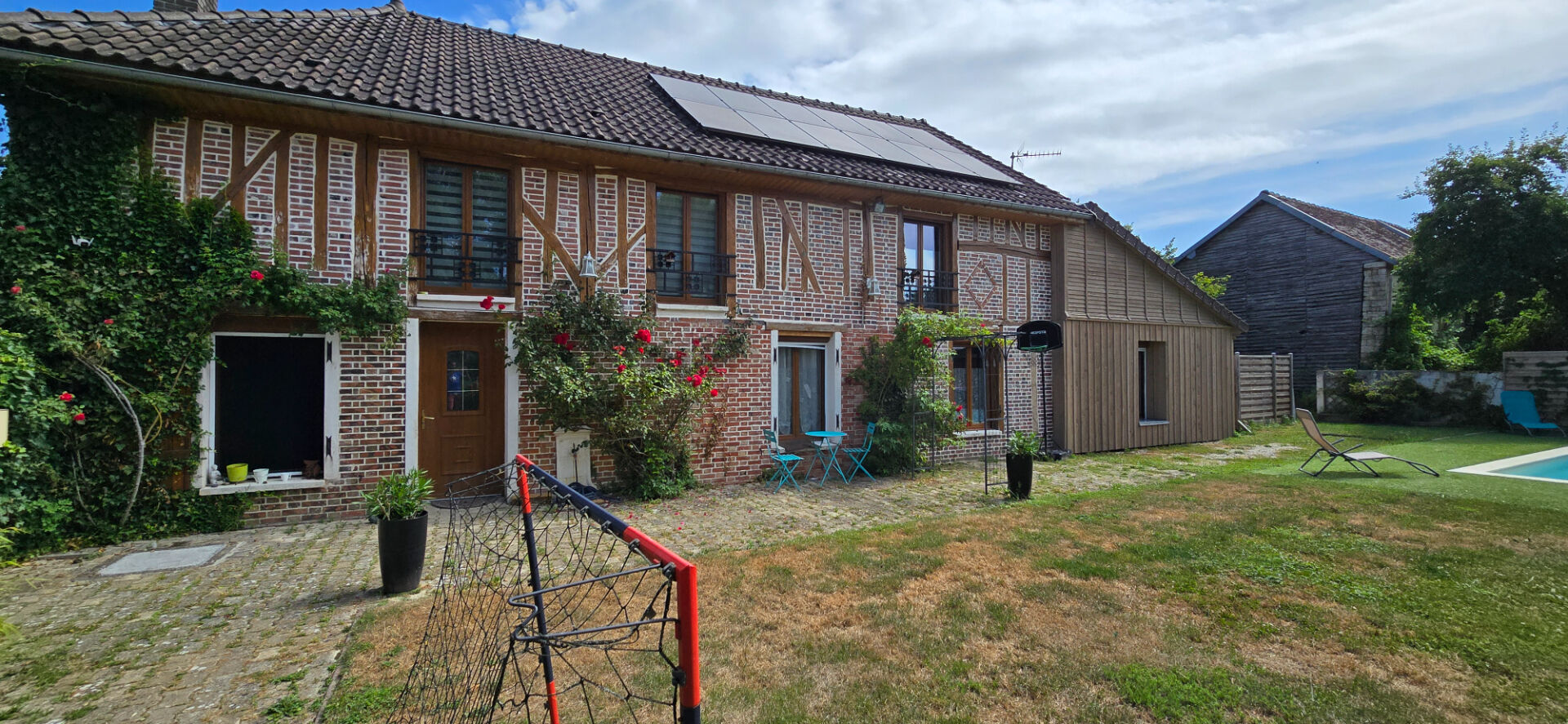 Maison 10 pièces 260 m² · à Mesnil-Saint-Père · 260 m² · 380 000 €
