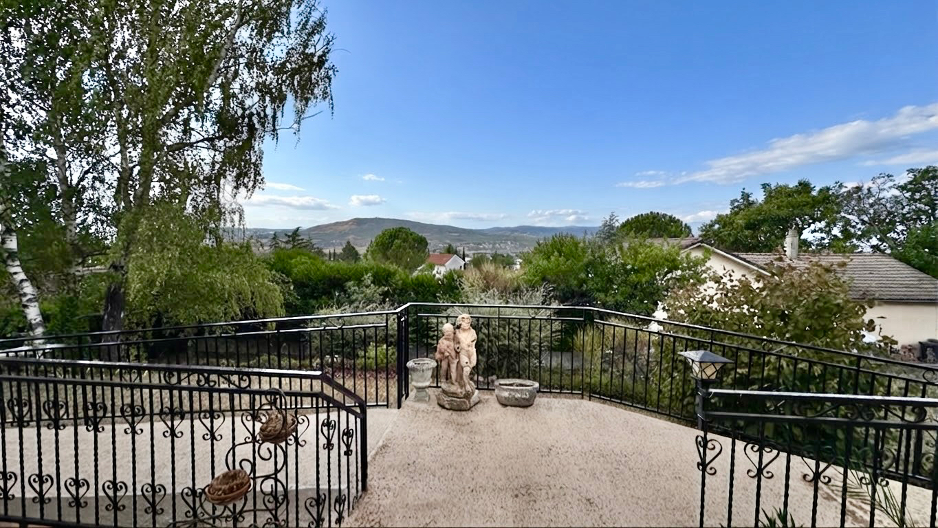 Maison 4 pièces 121 m² · à Cournon-d'Auvergne · 121 m² · 260 000 €