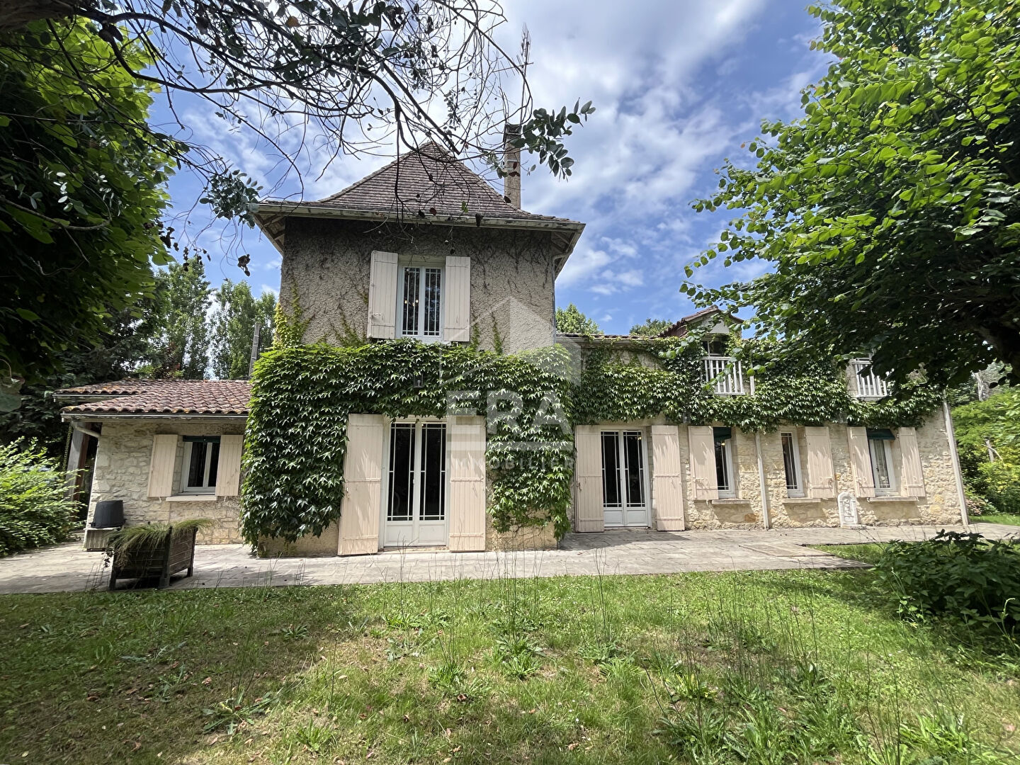 Maison 8 pièces 204 m² · à Port-Sainte-Foy-Et-Ponchapt · 204 m² · 367 500 €