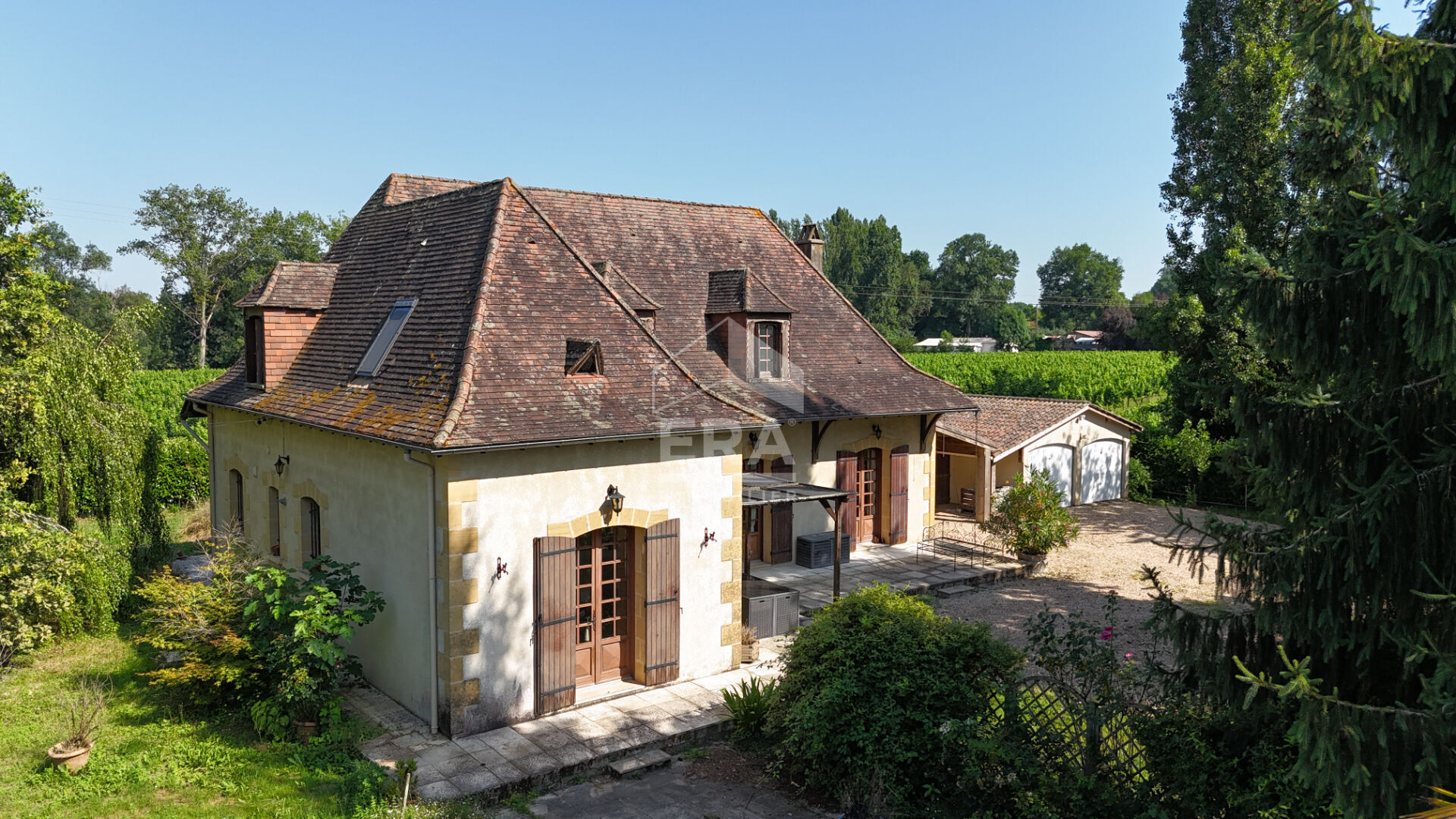 Maison 5 pièces 194 m² · à Sainte-Foy-la-Grande · 194 m² · 280 000 €