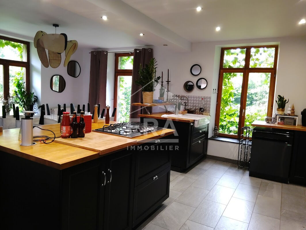 Maison 8 pièces 210 m² · à Champdray · 210 m² · 332 000 €