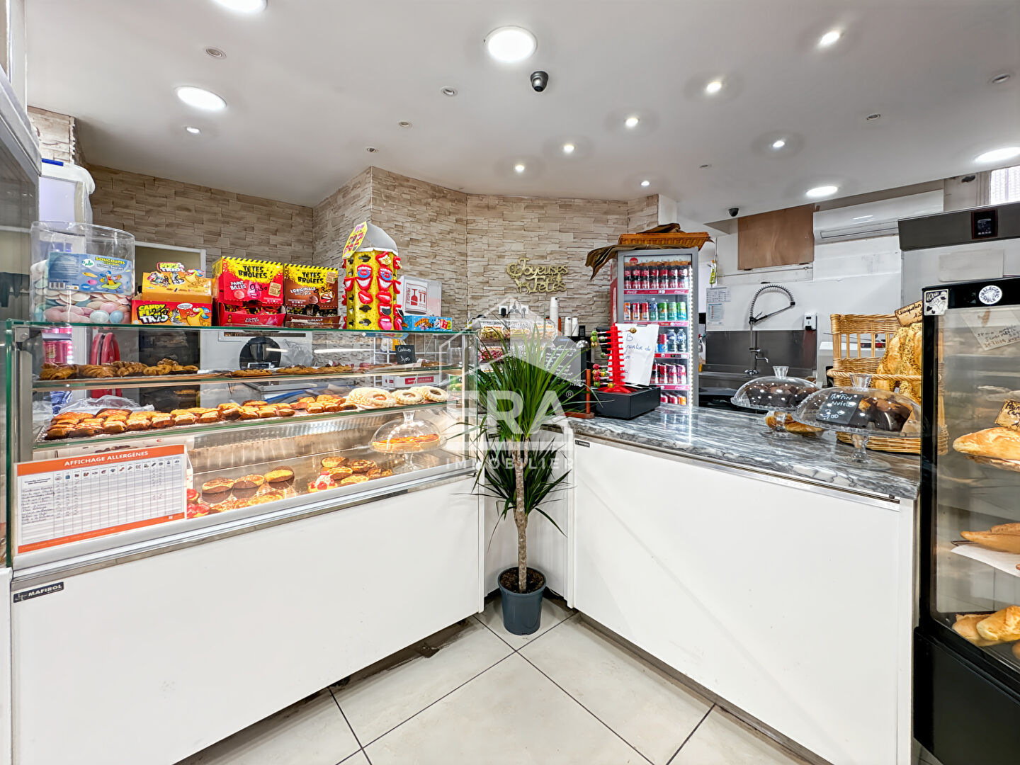 Local commercial 100 m² · à Marseille · 100 m² · 171 000 €