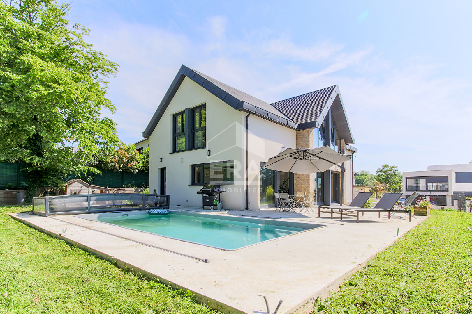 Maison 9 pièces 240 m² · à Saint-Nom-la-Bretèche · 240 m² · 1 120 000 €