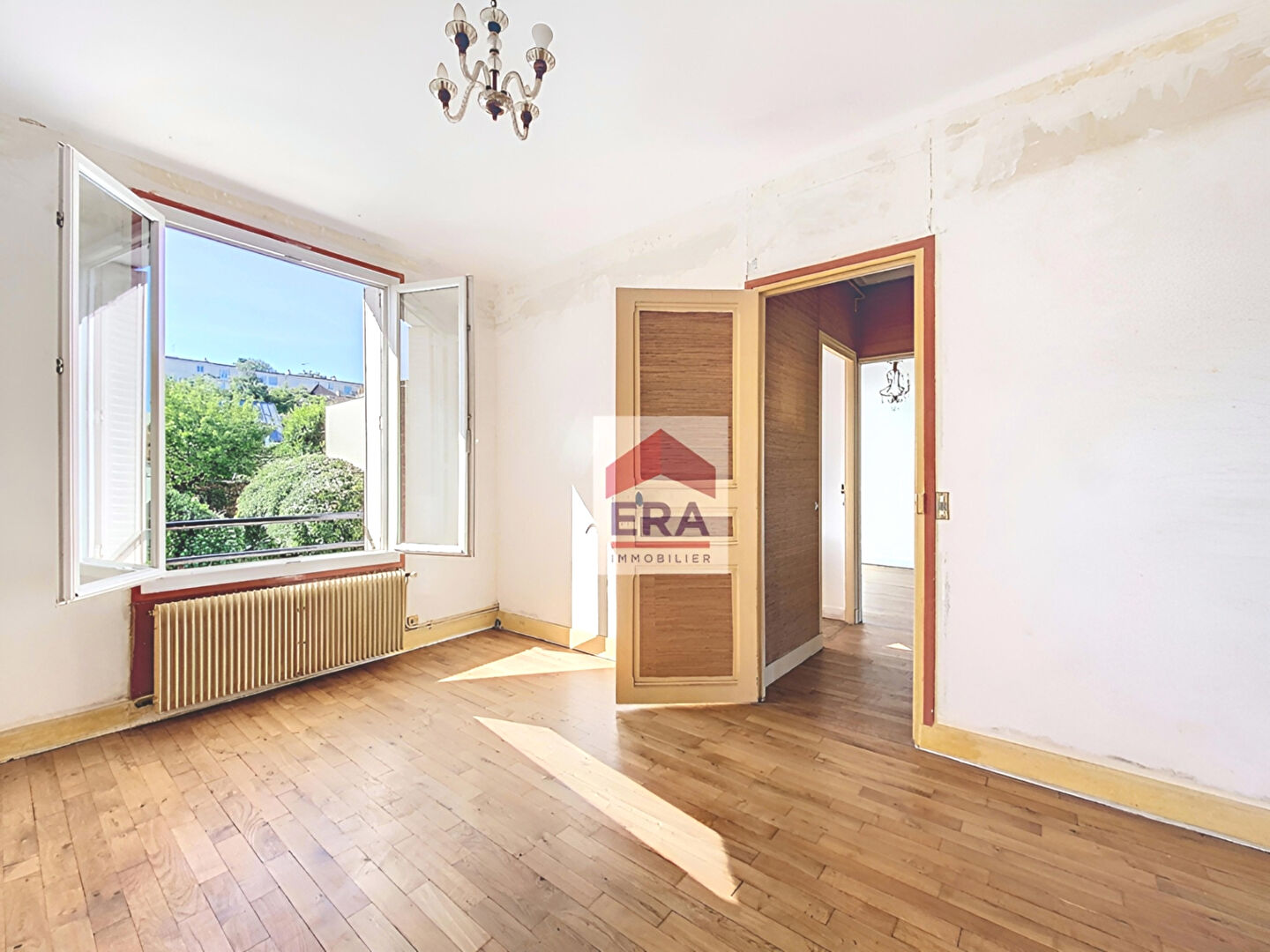 Maison 5 pièces 135 m² · à Suresnes · 135 m² · 890 000 €