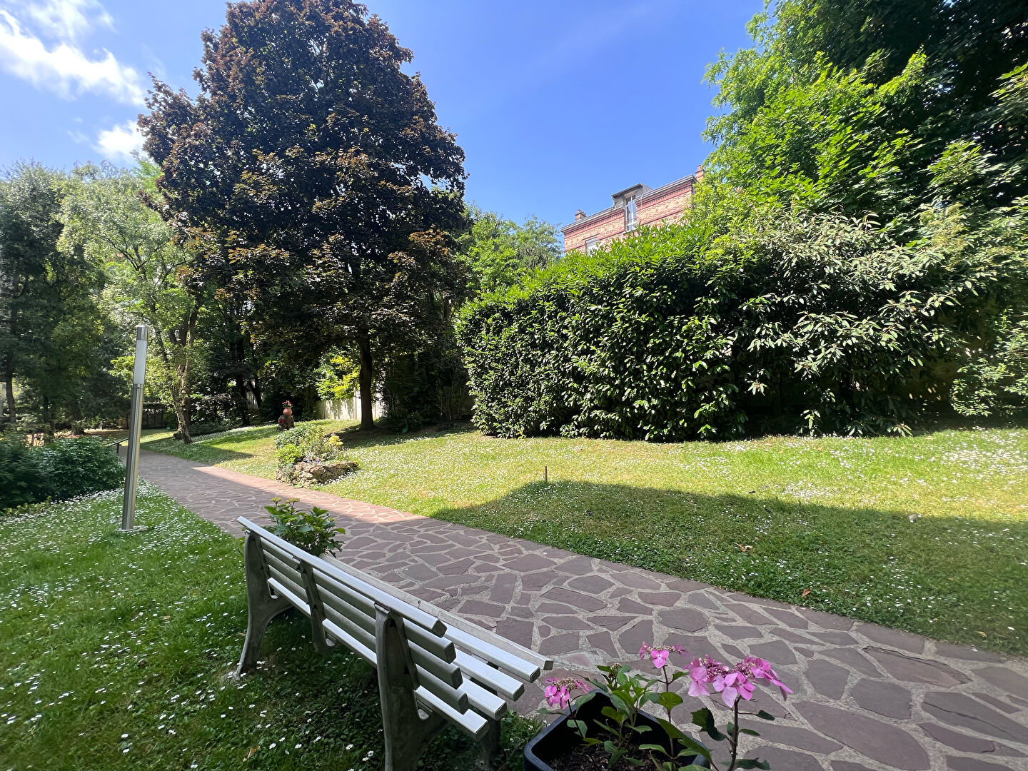Appartement 3 pièces 77 m² · à Suresnes · 77 m² · 564 300 €
