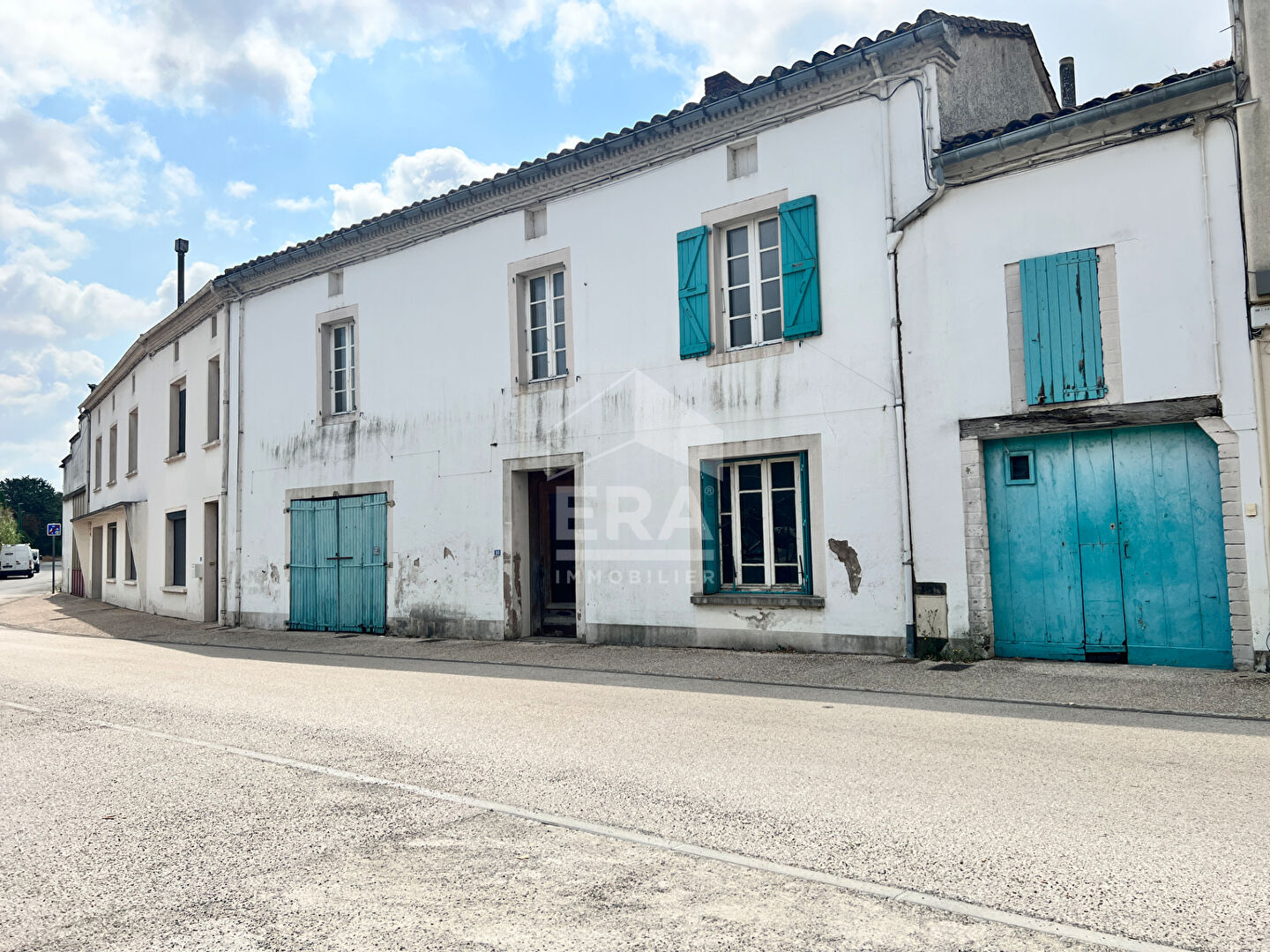 Maison 5 pièces 253 m² · à Valderiès · 253 m² · 99 000 €